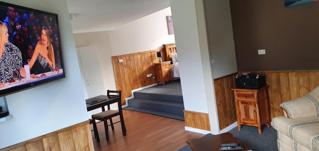 เครเดิล อัลไพน์ รีทรีต Bed & Breakfast Moina ภายนอก รูปภาพ